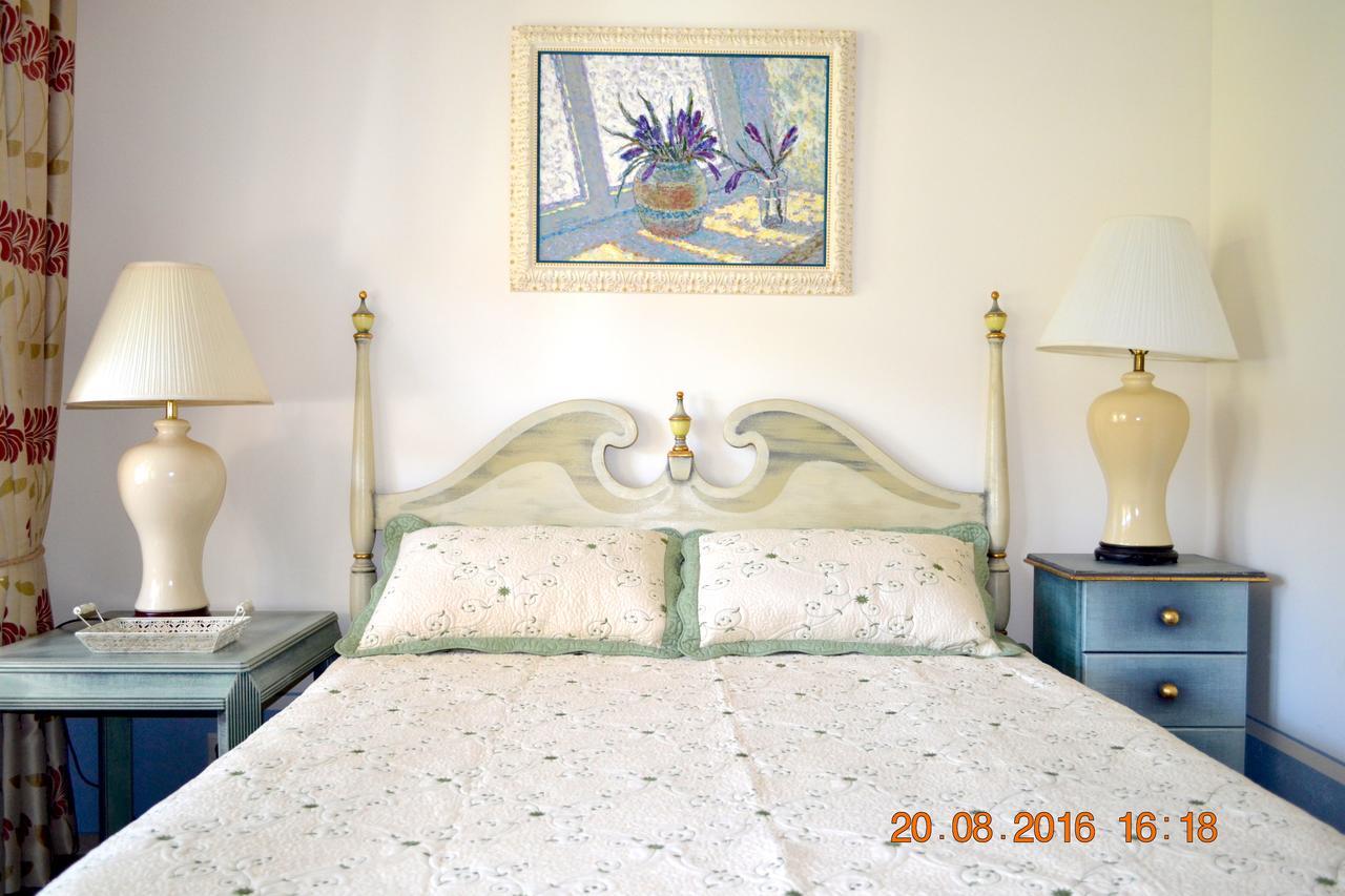 Resedinta Rotundu Bed & Breakfast Butuceny Exterior photo