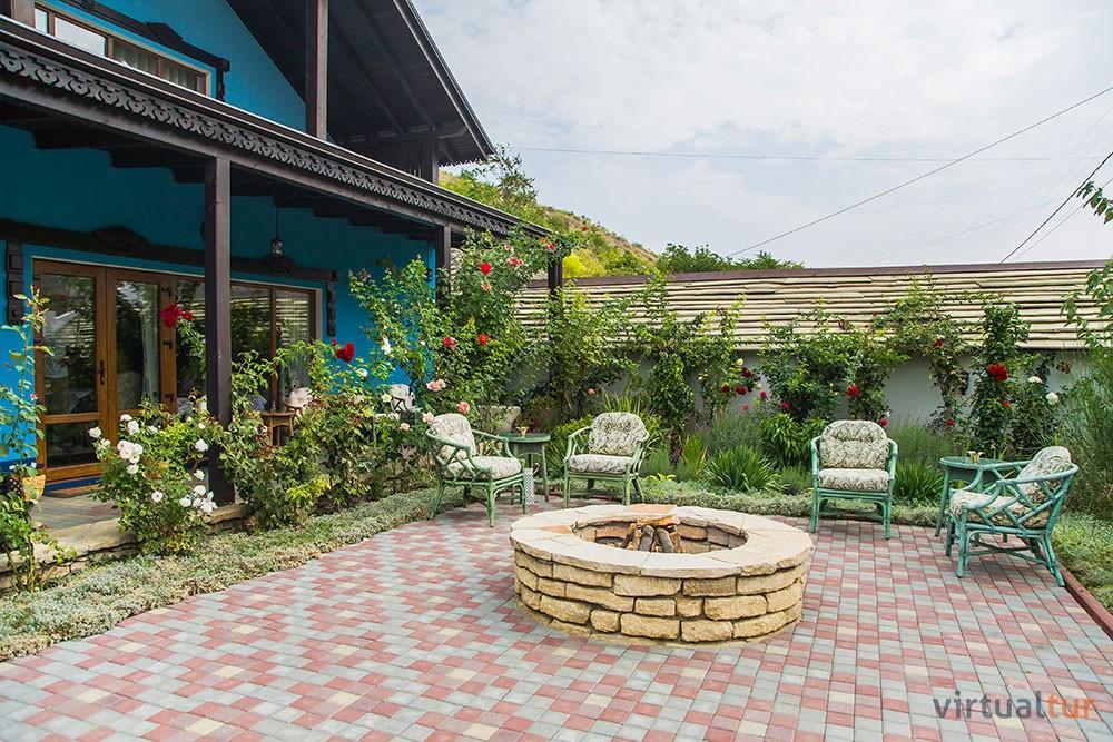 Resedinta Rotundu Bed & Breakfast Butuceny Exterior photo